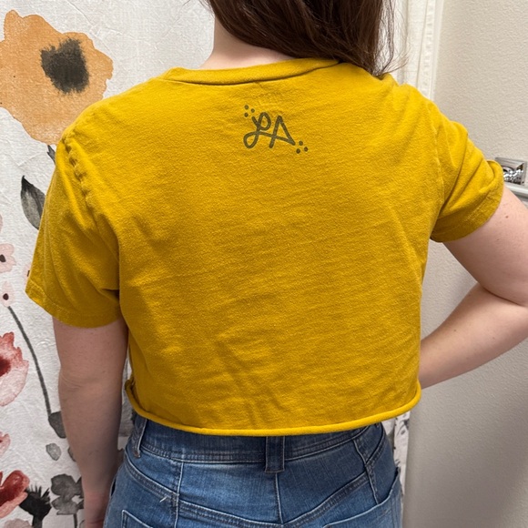 Women’s Vans Golden Yellow Short Sleeve Crop Top with Iridescent Logo. Size M. - Picture 3 of 5